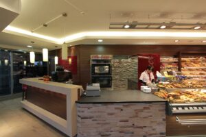 22, U2-Station Aspernstraße Bäckerei & Konditorei - Stehcafé